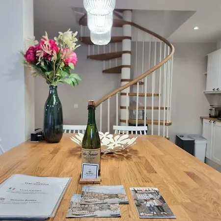 Le Magnolia Terrace & Private Parking Sleeps 6 *