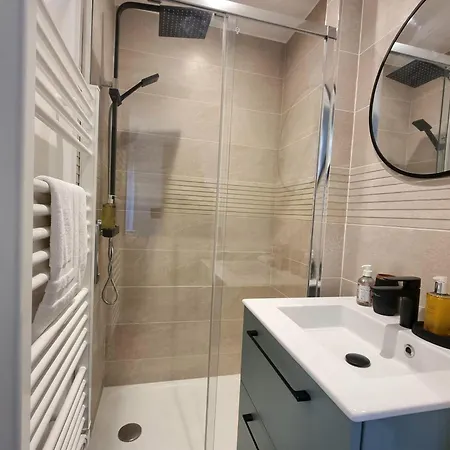 Le Magnolia Terrace & Private Parking Sleeps 6