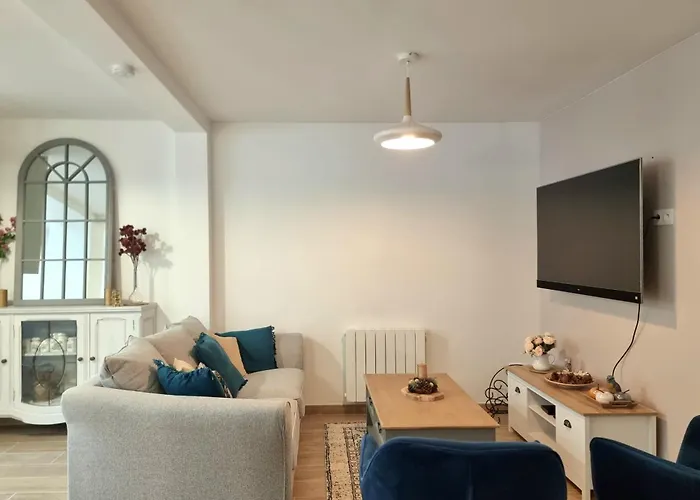 Le Magnolia Terrace & Private Parking Sleeps 6