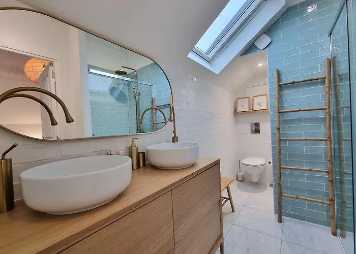 Le Magnolia Terrace & Private Parking Sleeps 6 Nyaraló *