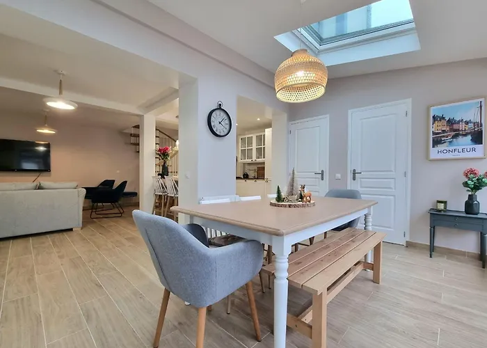 Le Magnolia Terrace & Private Parking Sleeps 6 * Honfleur