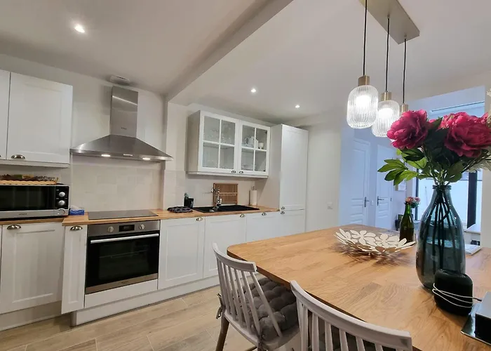 Nyaraló Le Magnolia Terrace & Private Parking Sleeps 6