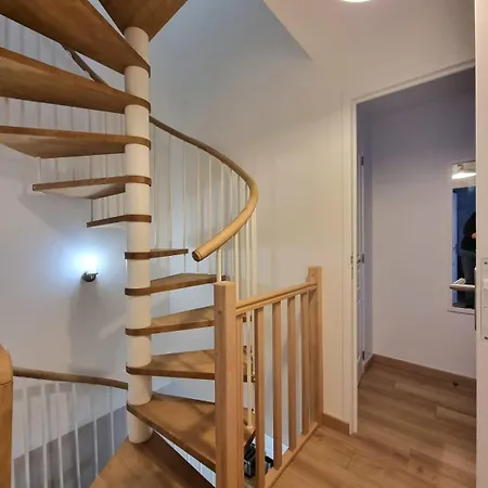 Prázdninový dům Le Magnolia Terrace & Private Parking Sleeps 6