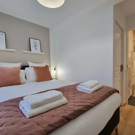 Le Magnolia Terrace & Private Parking Sleeps 6 بيت للعطل *