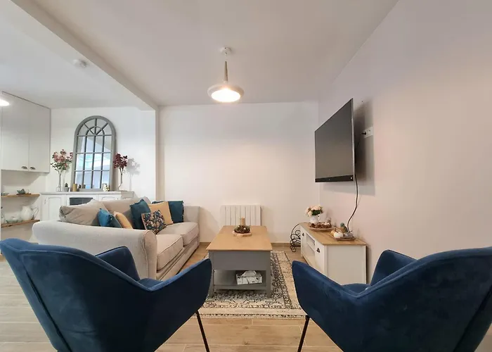 Le Magnolia Terrace & Private Parking Sleeps 6 Онфлёр