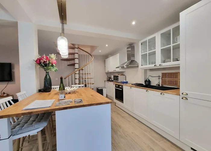 Дом отдыха Le Magnolia Terrace & Private Parking Sleeps 6