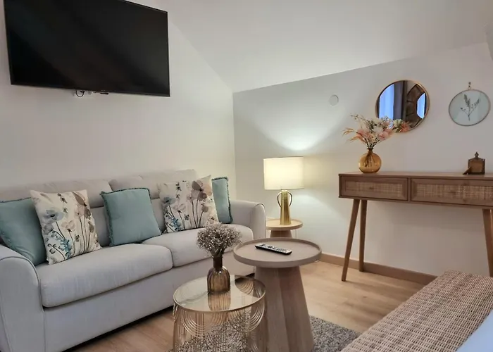 Le Magnolia Terrace & Private Parking Sleeps 6 Дом отдыха Онфлёр