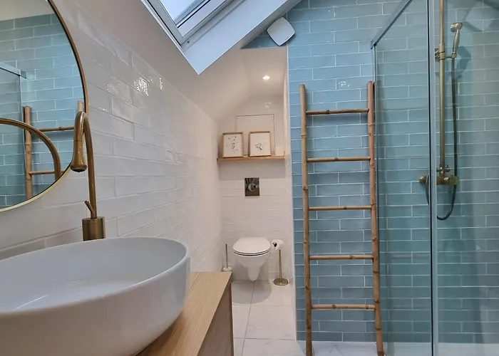 Le Magnolia Terrace & Private Parking Sleeps 6 * Онфлёр