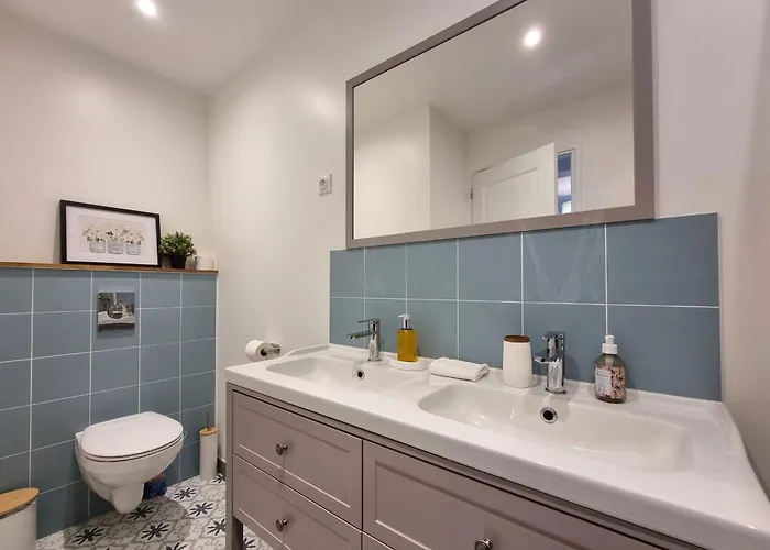 Le Magnolia Terrace & Private Parking Sleeps 6 Дом отдыха