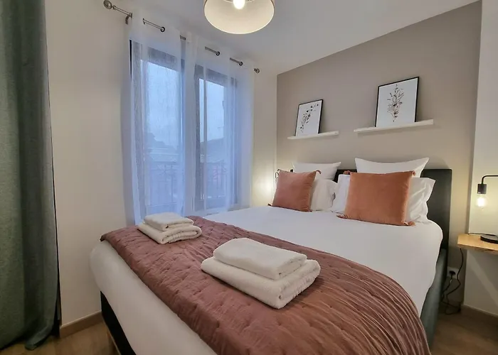 Дом отдыха Le Magnolia Terrace & Private Parking Sleeps 6 Онфлёр